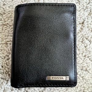 Fossil trifold mens wallet